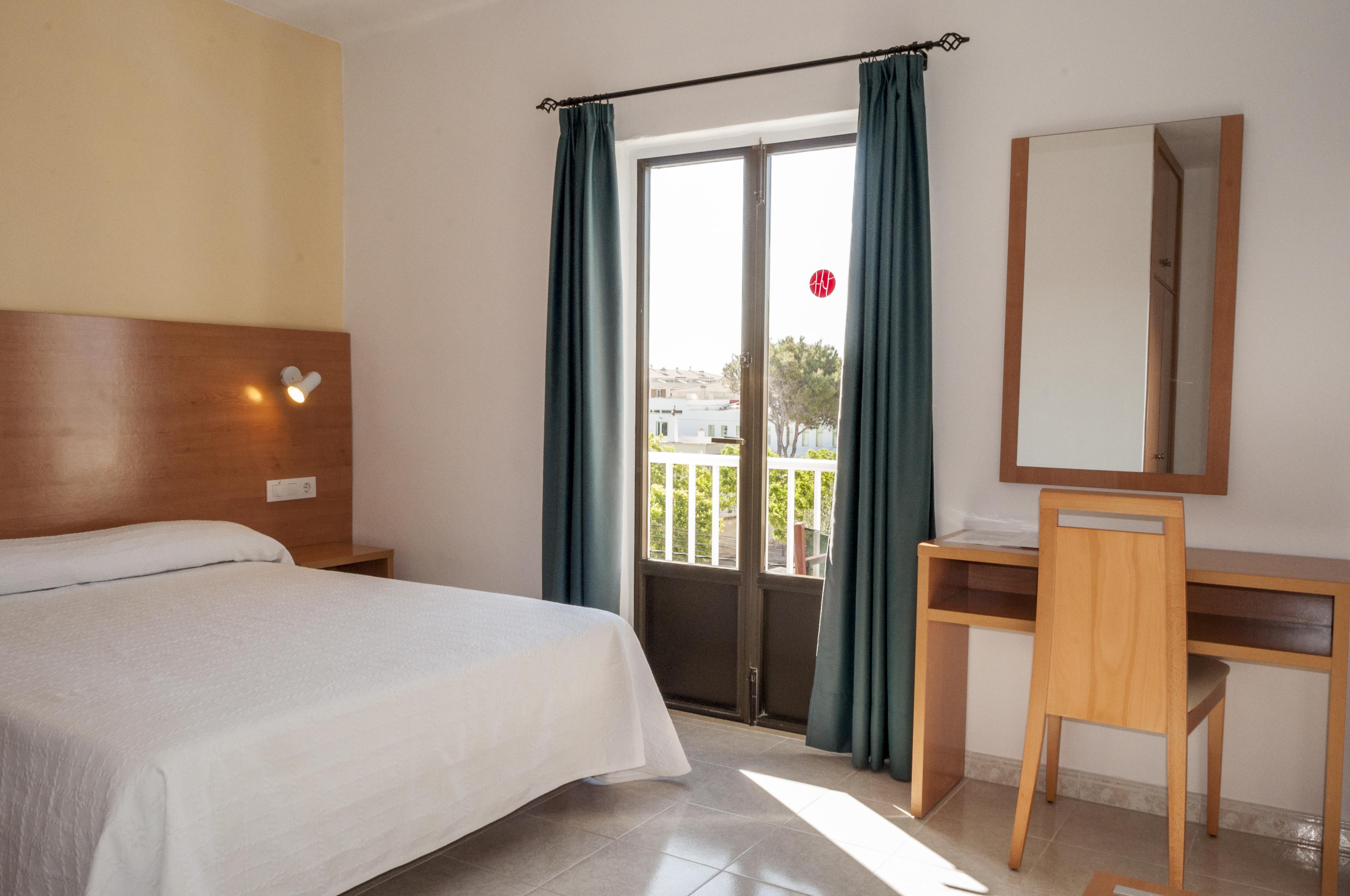 Hotel Madrid Сьюдадела Экстерьер фото