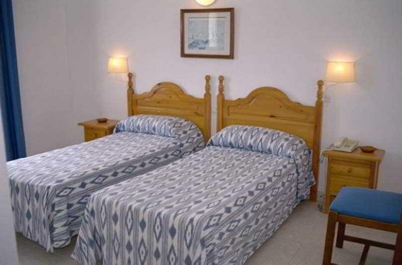 Hotel Madrid Сьюдадела Экстерьер фото