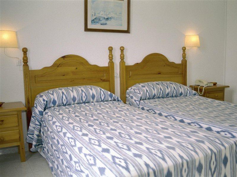 Hotel Madrid Сьюдадела Экстерьер фото