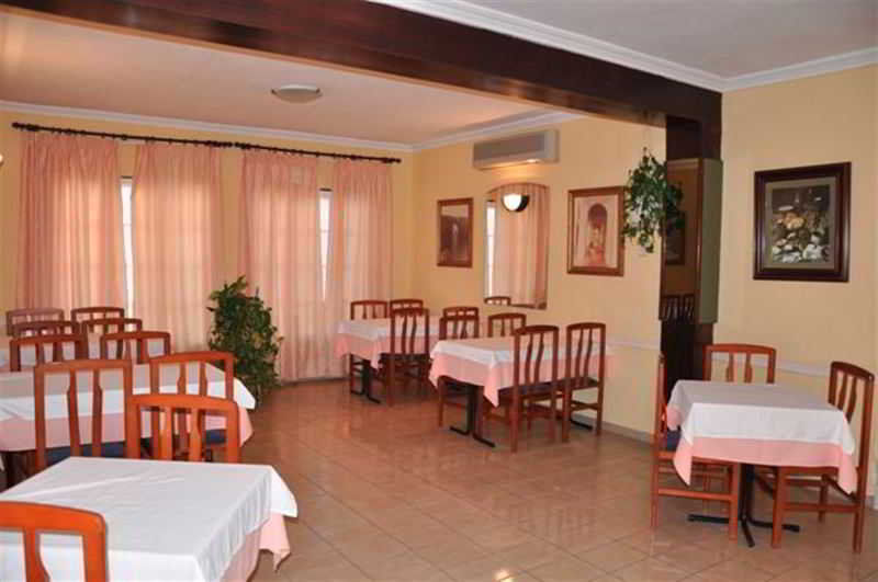 Hotel Madrid Сьюдадела Экстерьер фото